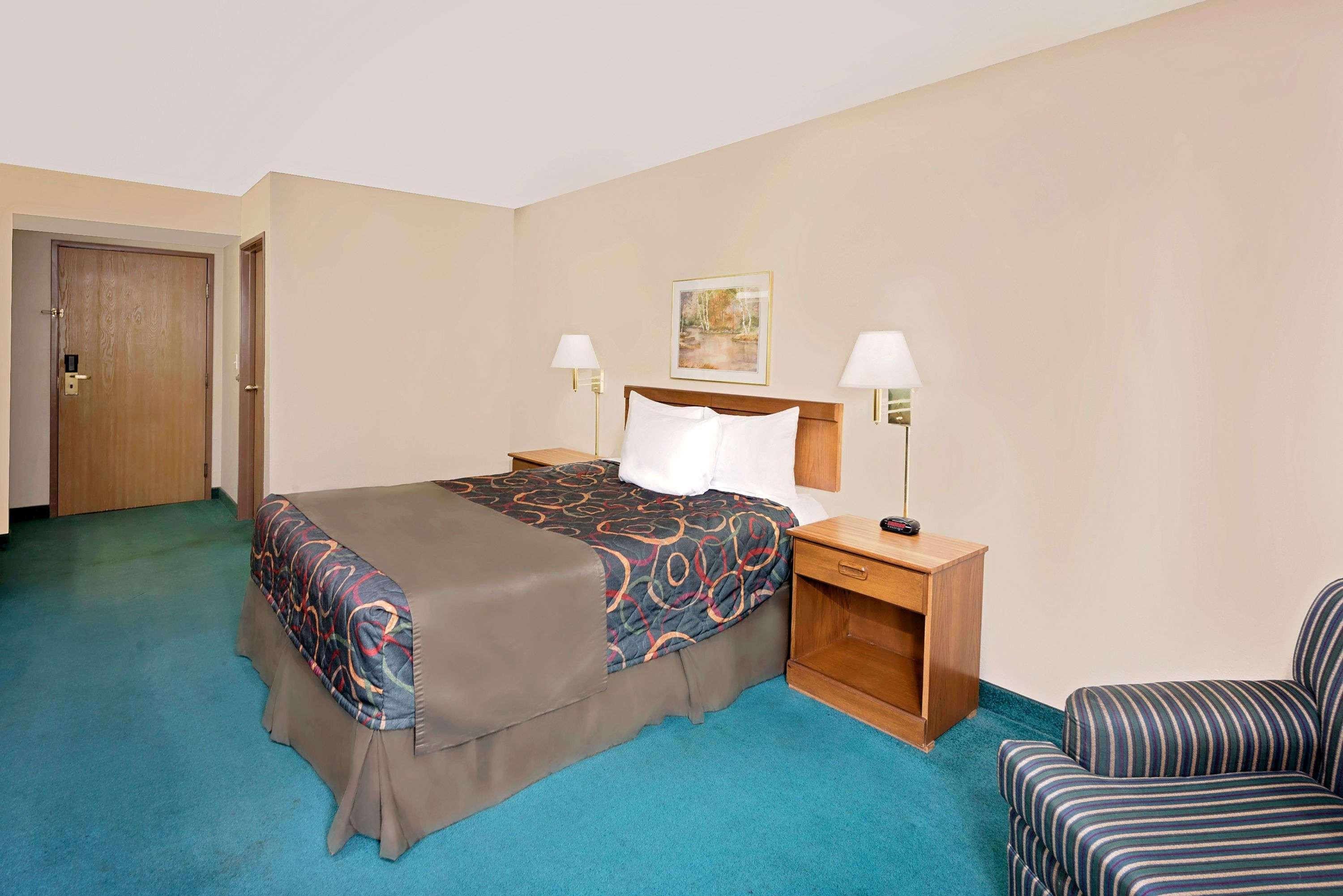 Days Inn By Wyndham Boonville Exterior photo